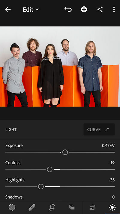 Ayusin ang tonal scale na may mga kontrol ng tono sa Light menu