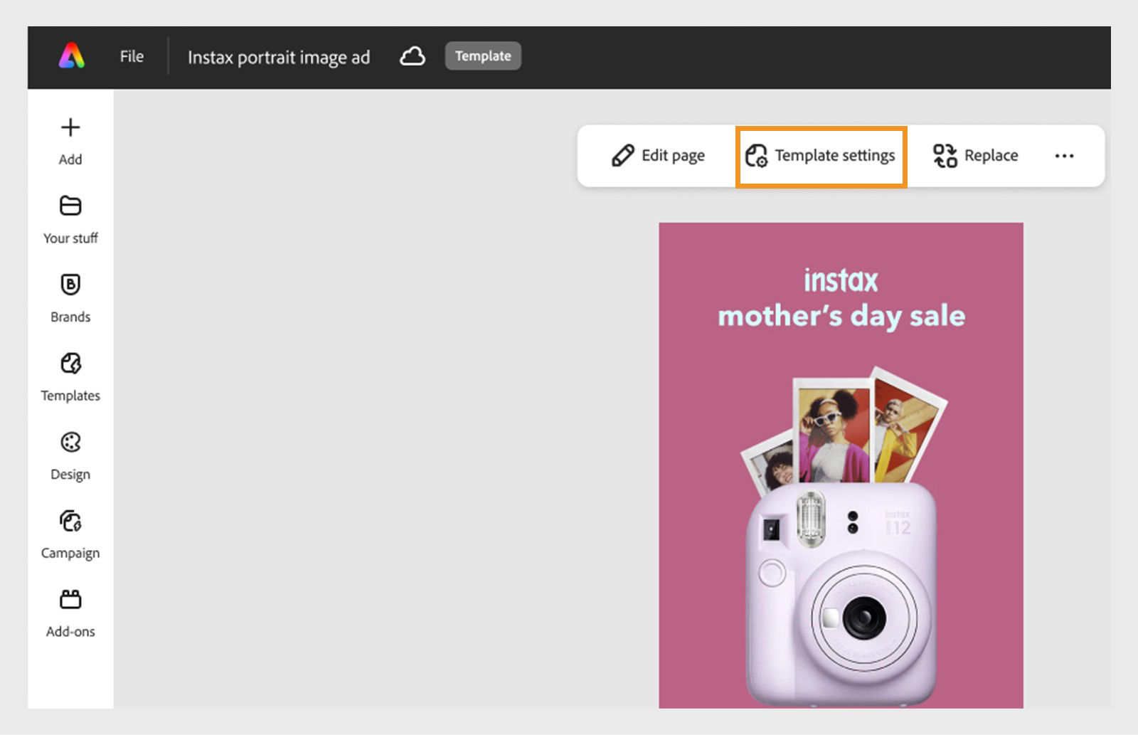 Modèle de publicité pour la fête des mères pour un appareil photo Instax. La publicité présente un arrière-plan rose et montre l’option de menu Paramètres du modèle mise en évidence en haut.