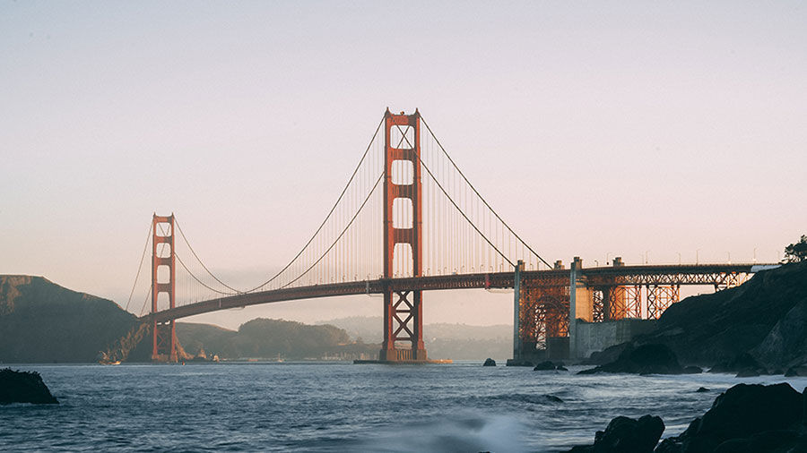 Photo of the Golden Gate bridge and the San Francisco bay