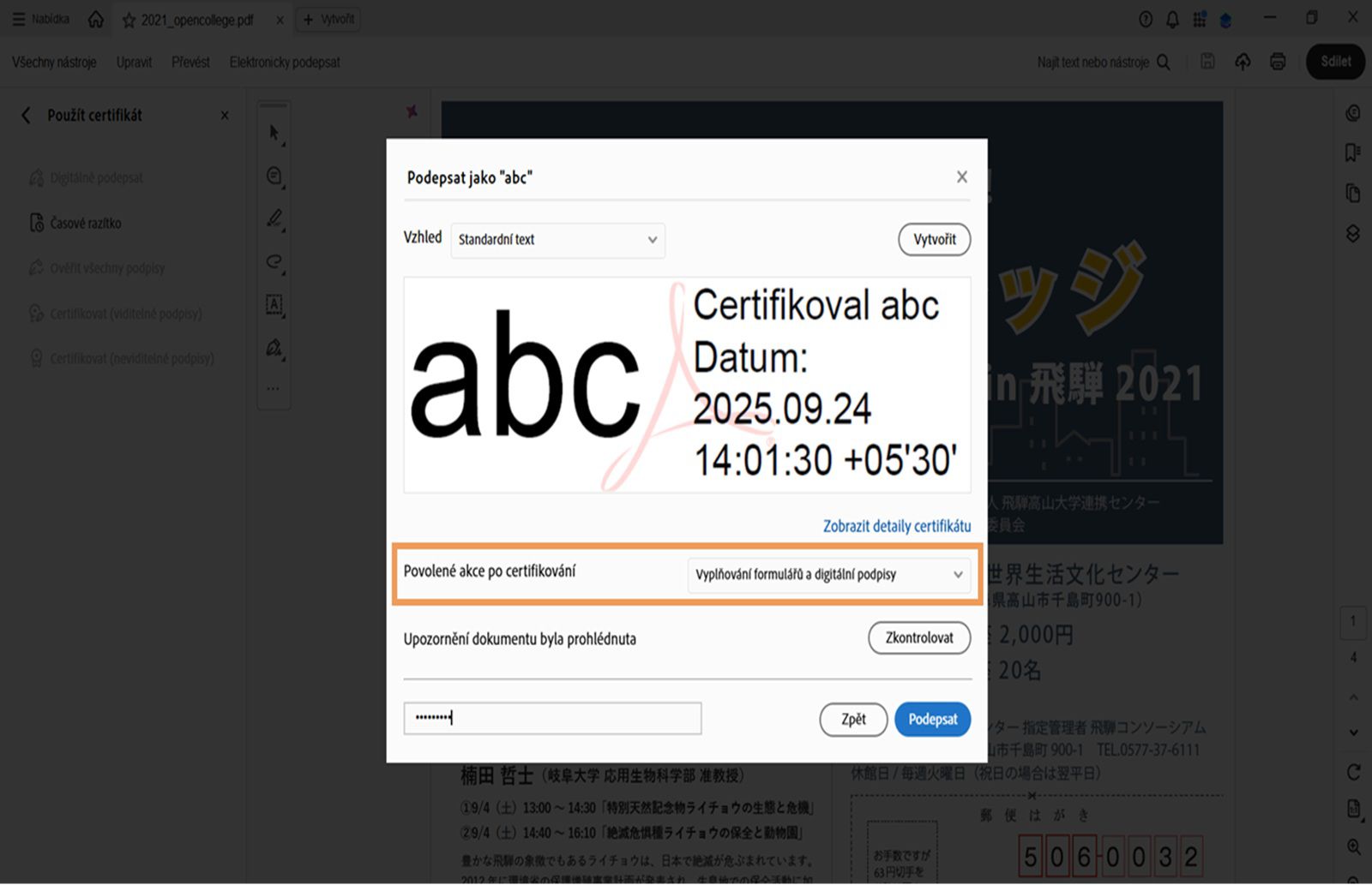 Dialogové okno pro certifikační podpis v aplikaci Acrobat, zobrazující vybraný vzhled digitálního podpisu a možnosti nastavení povolených akcí po certifikaci.