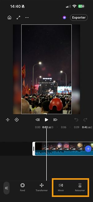 Un clip sur le montage, avec les boutons Miroir et Retourner mis en évidence dans la barre d’outils.