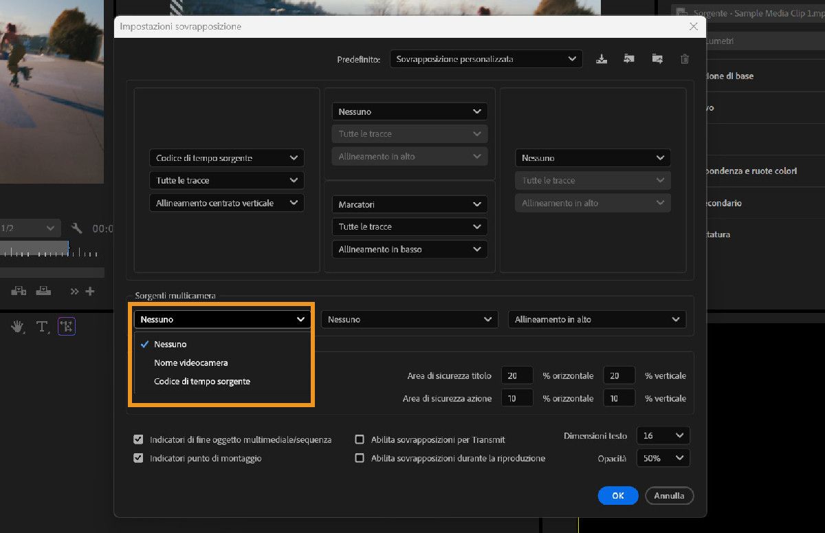 Finestra di dialogo Impostazioni sovrapposizione che mostra il menu a discesa Sorgenti multicamera con le opzioni Nessuna, Nome telecamera e Timecode sorgente.