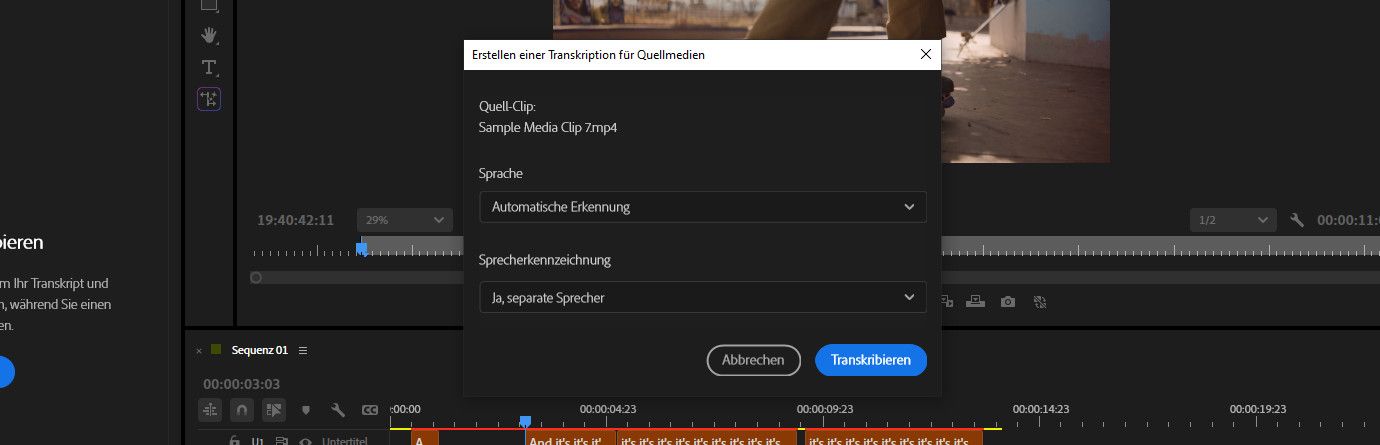 Das Bedienfeld „Text“ mit ausgewählter Option „Transkribieren“.Das Dialogfeld „Erstellen einer Transkription für Quellmedien“ ist geöffnet und zeigt Optionen zur Auswahl der Sprache und Sprecherkennzeichnung.