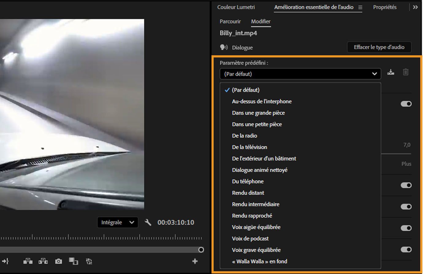Panneau Audio essentiel dans Premiere Pro montrant le menu déroulant des préréglages avec diverses options de préréglages audio.