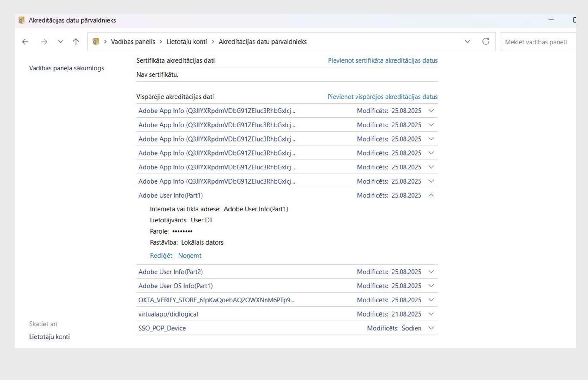 Windows Vadības paneļa Akreditācijas pārvaldnieka ekrānuzņēmums, lai noņemtu visus sertifikātus, kas sākas ar Adobe User un Adobe App.