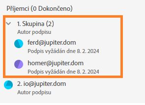 Rozbalená skupina příjemců zobrazující oba účastníky.