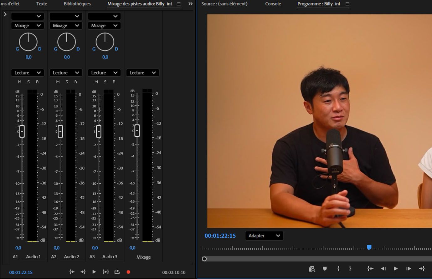 Panneau Mixage des pistes audio dans Premiere Pro avec les boutons de panoramique, les niveaux de volume et les contrôles de piste visibles pour trois pistes audio et le canal de mixage principal.