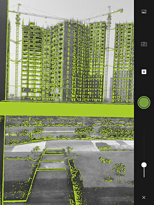 A câmera está apontada para o objeto, e um controle deslizante permite adicionar ou remover detalhes da imagem.