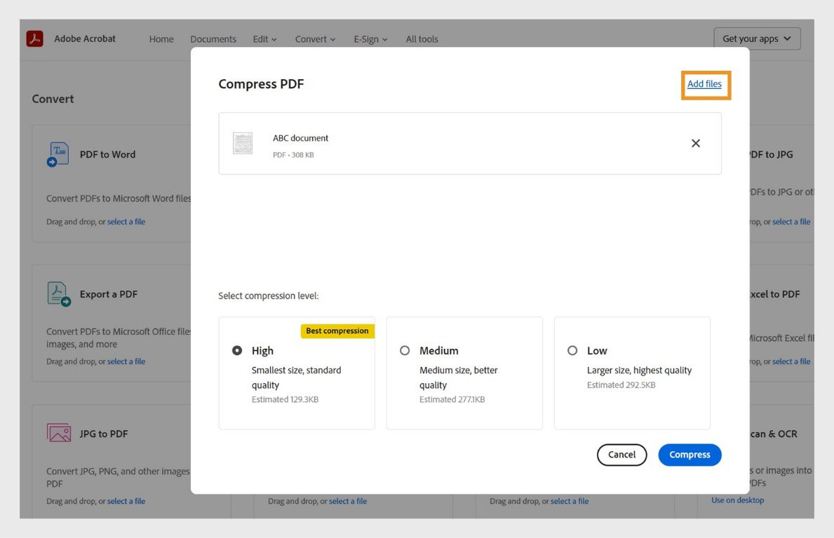 يعرض مربع الحوار &quot;ضغط ملف PDF&quot; مستويات الضغط الثلاثة: العالي والمتوسط والمنخفض. يتم تمييز الخيار &quot;إضافة ملفات&quot;.