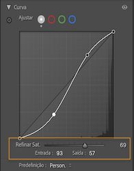 O recurso de mascaramento de curva é exibido com destaque no histograma da curva para fazer ajustes locais.