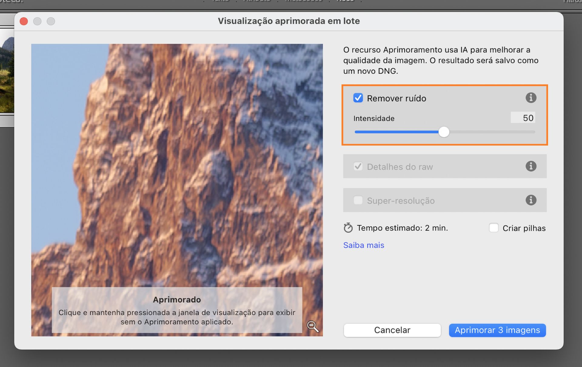 Janela Aprimoramento em lote no Adobe Lightroom Classic com Remover ruído definido como 50 para reduzir o ruído e melhorar a nitidez da imagem em fotos selecionadas.