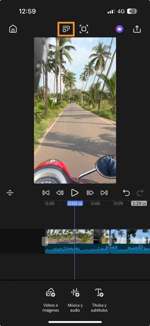 Espacio de trabajo de edición que muestra el icono de relación de aspecto resaltado en la barra de herramientas superior para ajustar las dimensiones del clip.