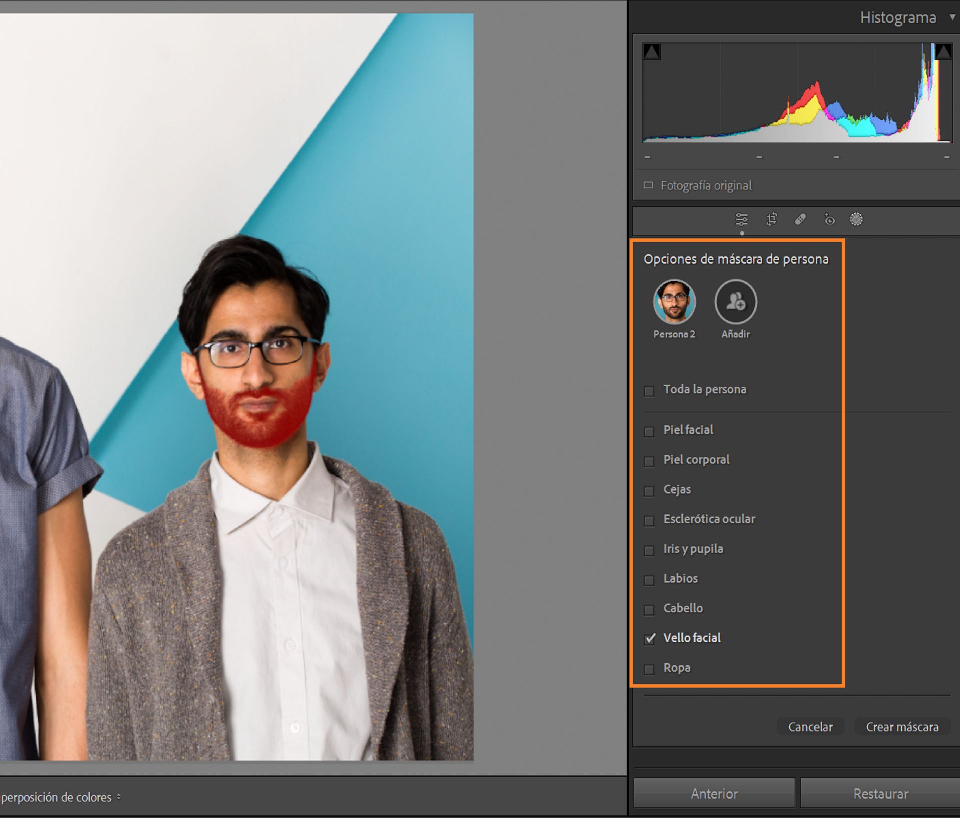 Imagen de un hombre cuya barba tiene aplicada una máscara para mostrar la capacidad automática de aplicar máscaras en el vello facial