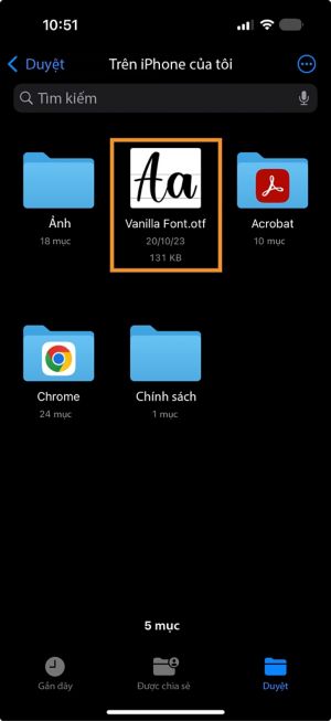 Tệp phông chữ hiển thị trong ứng dụng Tệp trên iPhone, sẵn sàng để chia sẻ với Premiere trên iPhone.