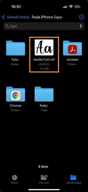 Fail fon kelihatan dalam apl Files di iPhone dan sedia untuk dikongsi kepada Premiere di iPhone.