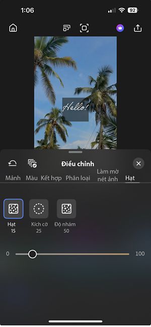 Tab Hạt đang mở, hiển thị các tùy chọn Lượng hạt, Kích thước và Độ sần để điều chỉnh kết cấu và diện mạo của hiệu ứng hạt nhiễu trên cảnh quay.