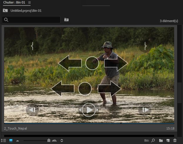 Une capture d’écran d’un clip vidéo montre un homme dans l’eau avec des flèches indiquant un balayage à deux doigts pour faire défiler le clip.