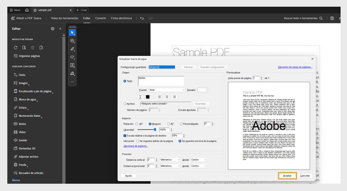 PDF con la configuración de marca de agua abierta que muestra la fuente del texto, la rotación, la opacidad y las opciones de escala antes de confirmar los cambios con el botón Aceptar.
