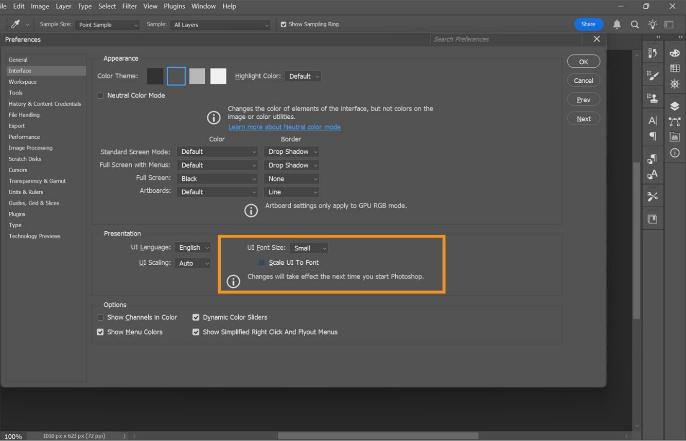 תיבת הדו-שיח Preferences של Photoshop עם תפריט נפתח של UI Font Size המציג אפשרויות Tiny,‏ Small,‏ Medium ו-Large.
