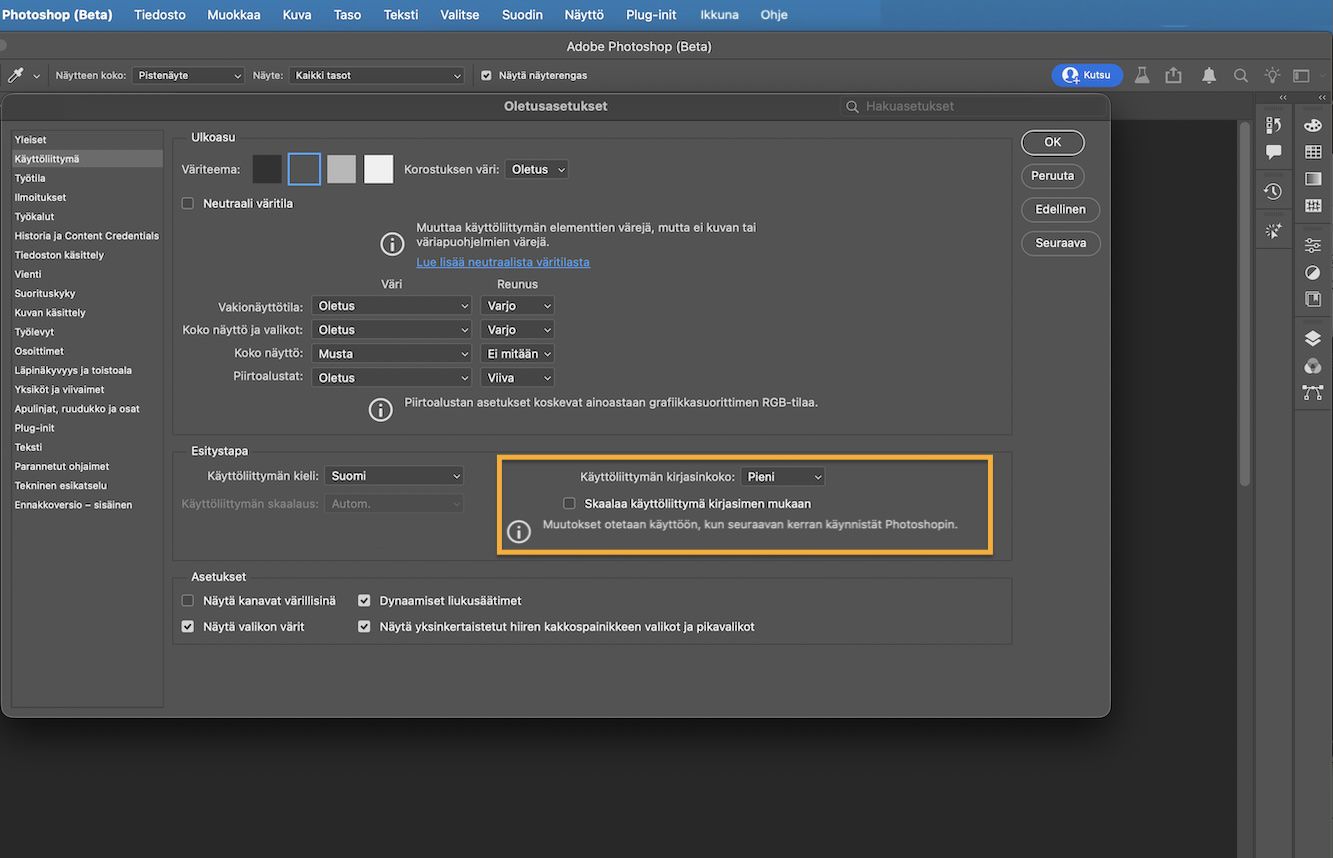 Photoshopin Oletusasetukset-valintaikkunan avattavassa Käyttöliittymän kirjasinkoko -valikossa on näkyvissä vaihtoehdot Hyvin pieni, Pieni, Keski ja Suuri.