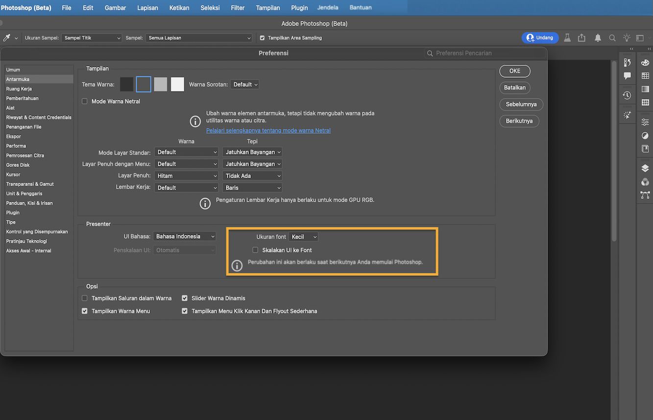 Kotak dialog Preferensi Photoshop dengan menu tarik-turun Ukuran Font UI menampilkan opsi Mini, Kecil, Medium, dan Besar.