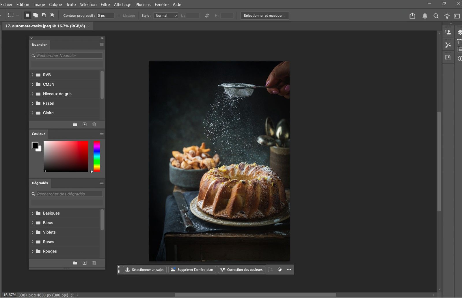 Espace de travail Photoshop montrant les panneaux Nuancier, Couleur et Dégradés empilés comme panneaux flottants sur le côté gauche.