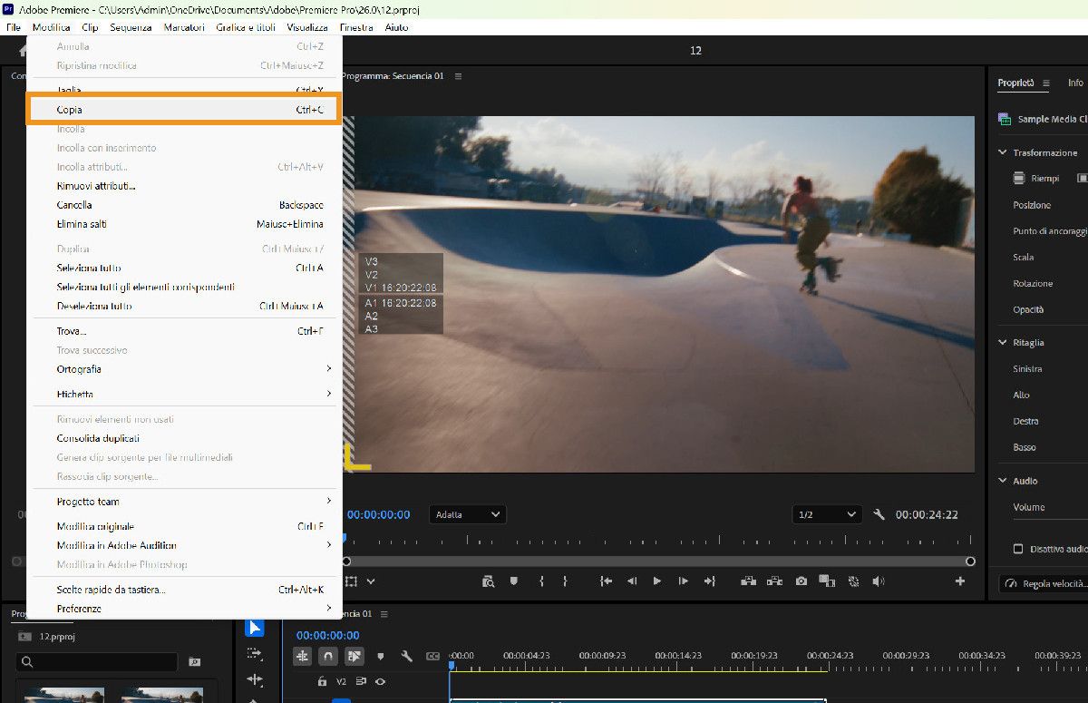 Interfaccia di Premiere con il menu Modifica aperto e Copia selezionato per la clip attiva.