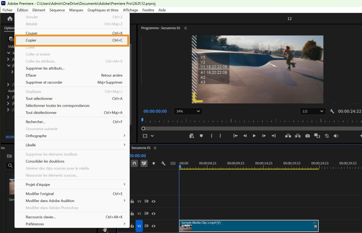 Interface Premiere avec le menu Édition ouvert et Copier sélectionné pour le clip actif.