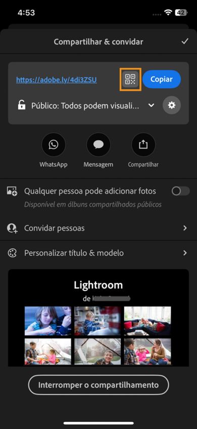 A seção superior exibe um link com opções para copiar a URL, código QR, compartilhar via WhatsApp, Message ou outros aplicativos. Abaixo, há botão de alternância para permitir que outras pessoas adicionem fotos e convidem pessoas. A seção inferior exibe uma visualização de fotos compartilhadas.