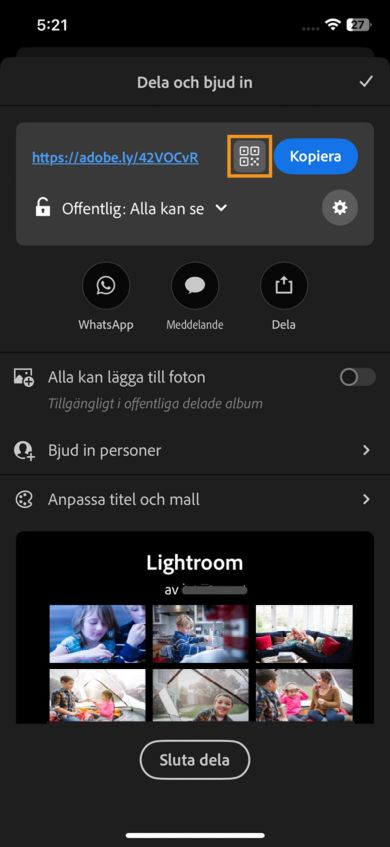 I det övre avsnittet visas en länk med alternativ för att kopiera URL-adressen och QR-koden samt för att dela via WhatsApp, Message eller andra appar. Under visas växlingsknappar för att tillåta andra att lägga till foton och bjuda in personer. I det nedre avsnittet visas en förhandsvisning av delade foton.