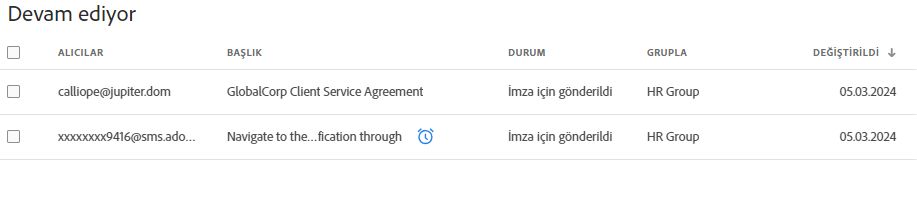 İki sözleşme kaydını gösteren Yönet sayfası: biri örnek e-posta kullanıldığında, diğeri ise yalnızca SMS kullanıldığındaki formatı gösterir.