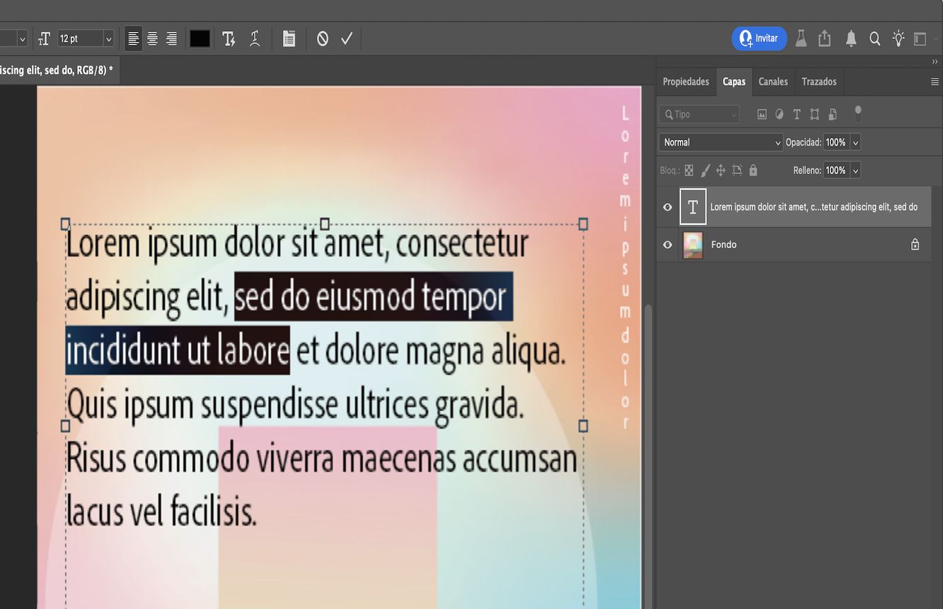 Captura de pantalla de un documento de Photoshop abierto con una sección de texto de párrafo seleccionada.El panel Layers muestra múltiples capas, con una capa de texto resaltada.