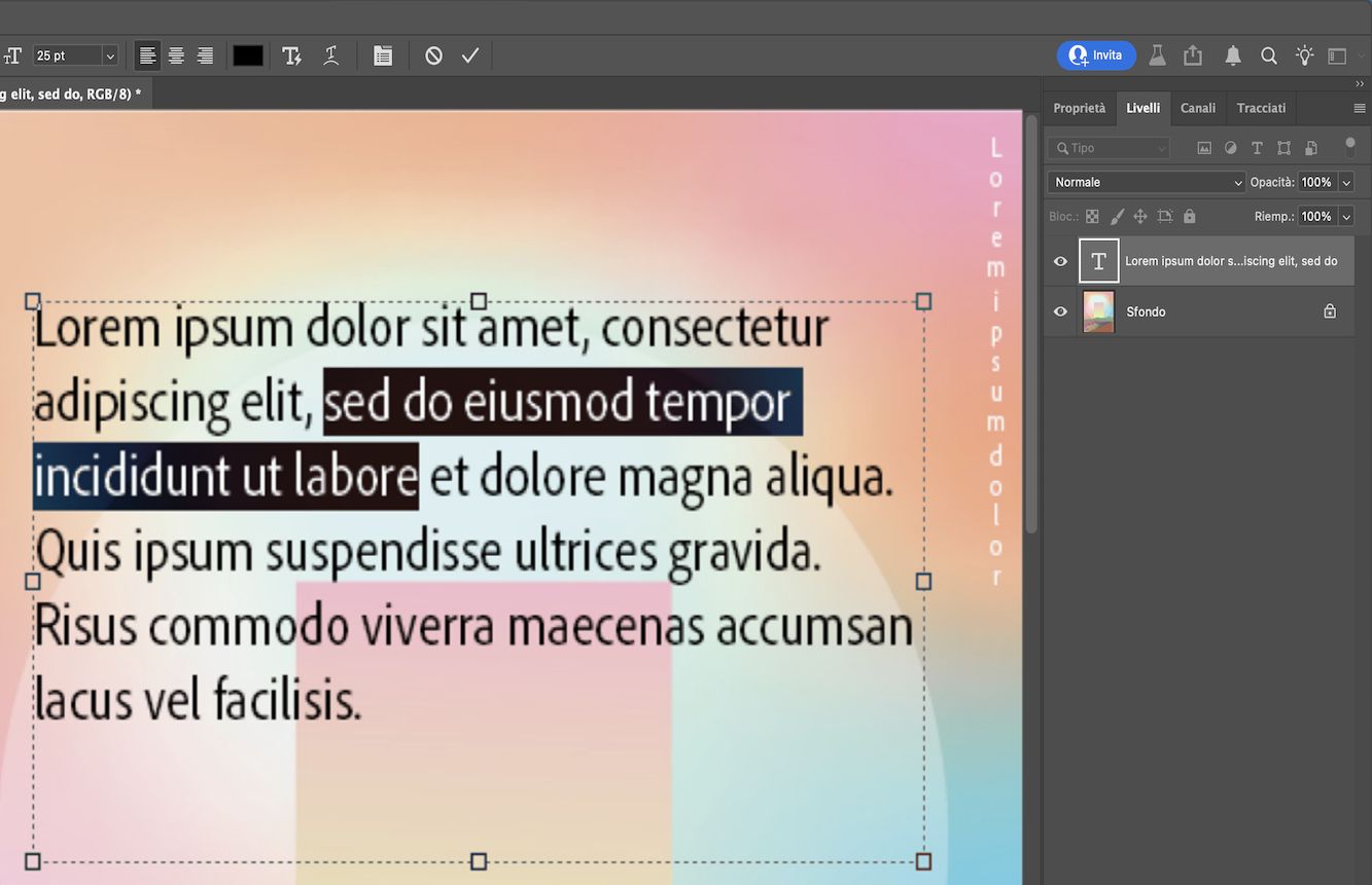 Schermata di un documento Photoshop aperto con una sezione di testo del paragrafo selezionata.Il pannello Livelli mostra più livelli, con un livello di testo evidenziato.