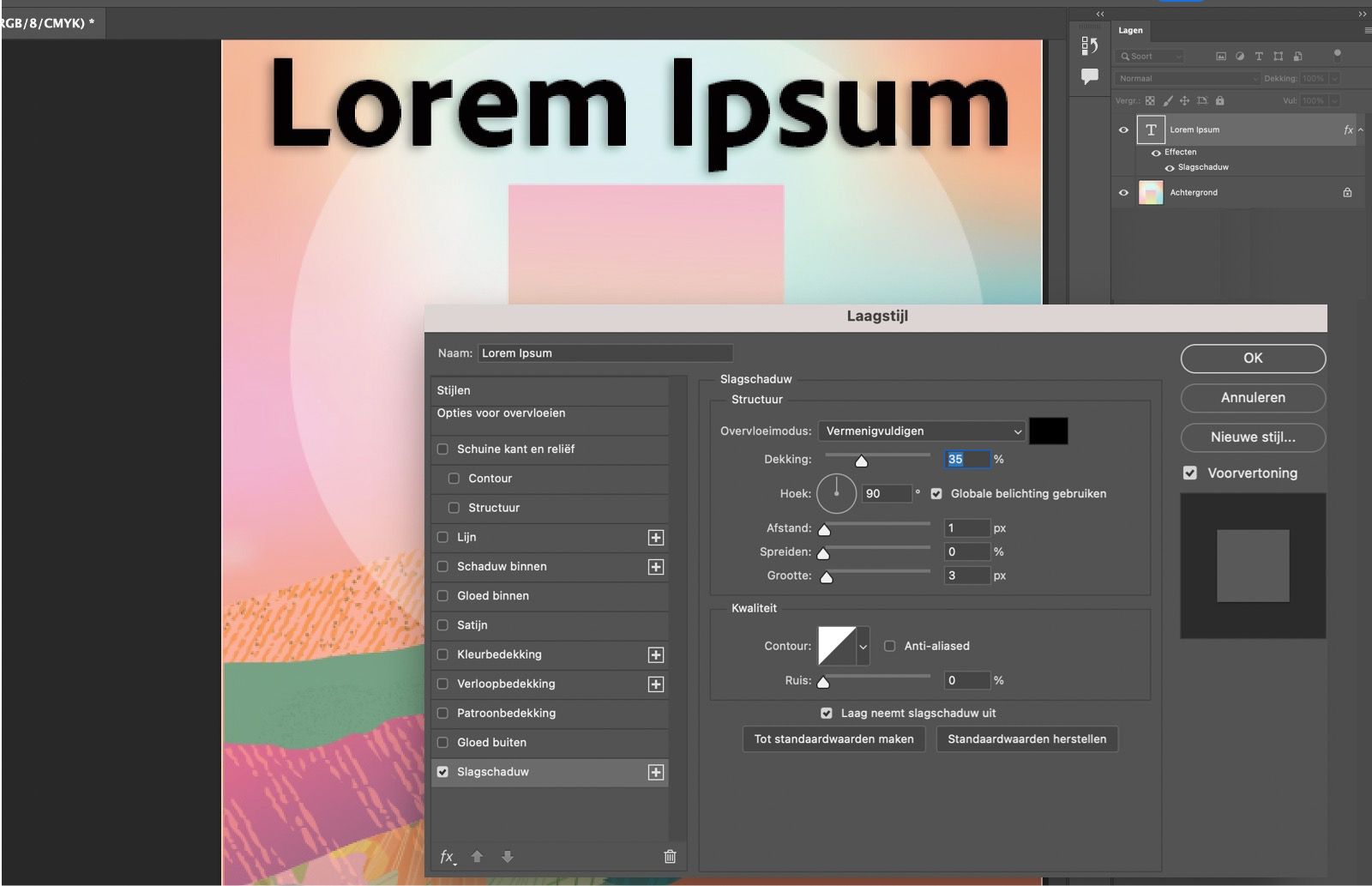 Tekst met toegepast Slagschaduweffect.Het paneel Laagstijl toont de Slagschaduw-instellingen.