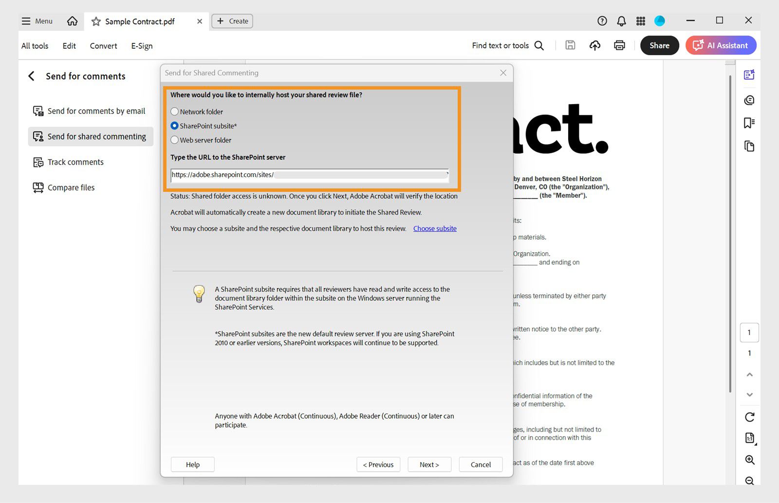 Acrobat の「共有コメントを依頼」ダイアログには、ネットワークフォルダー、SharePoint、または web サーバーを介して共有レビューファイルをホストするためのオプションが表示されます。