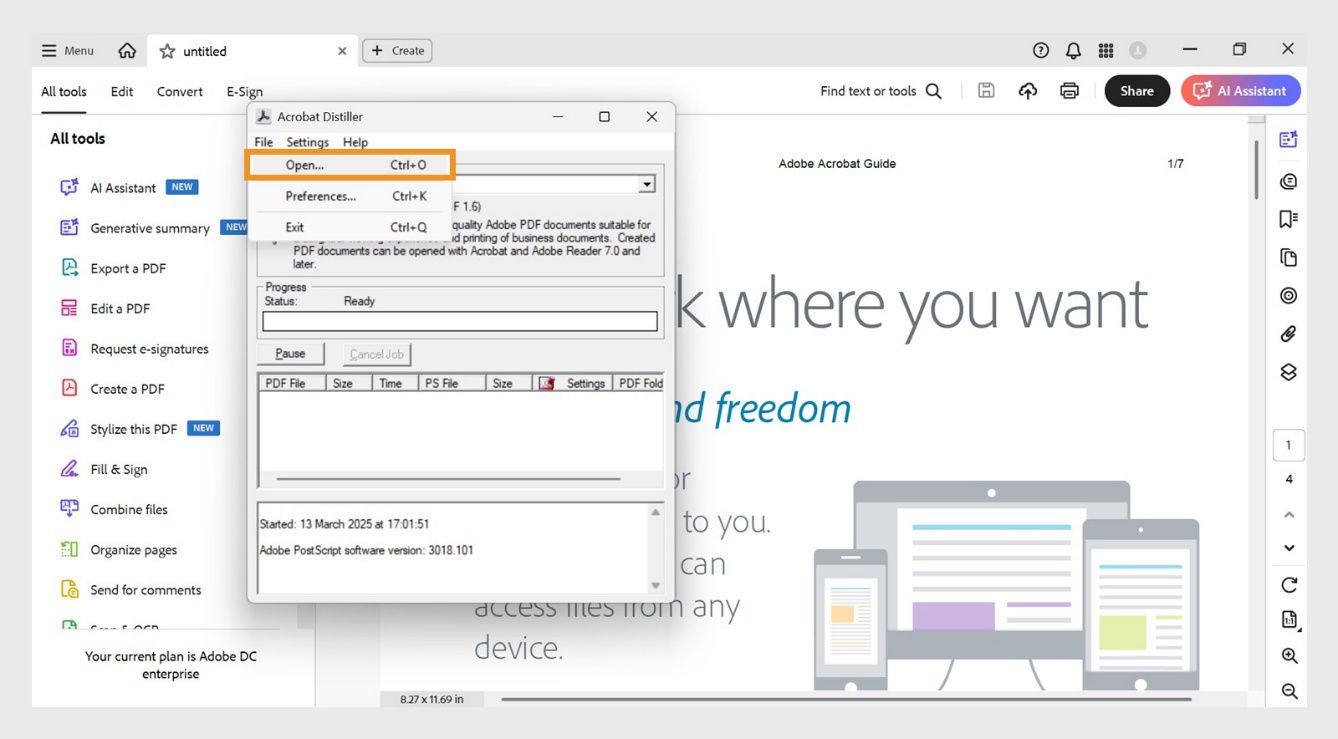 تعرض نافذة Acrobat Distiller قائمة ملف بالخيارات الآتية: فتح، والتفضيلات، وإنهاء.