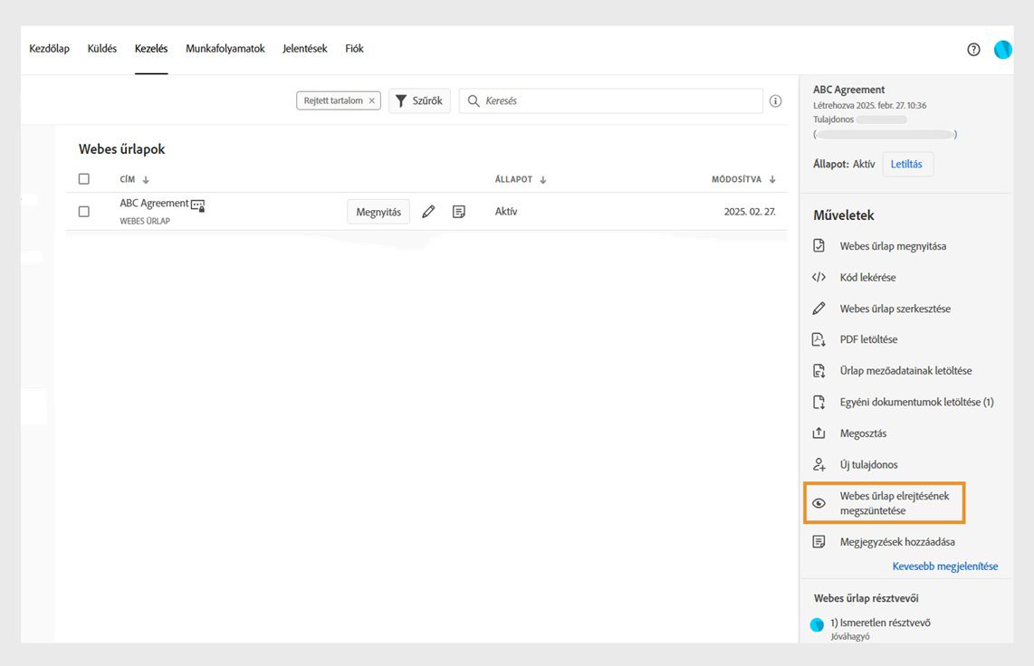 A Műveletek menü rejtett űrlapnál megjeleníti a „Webes űrlap felfedése” elemet. 
