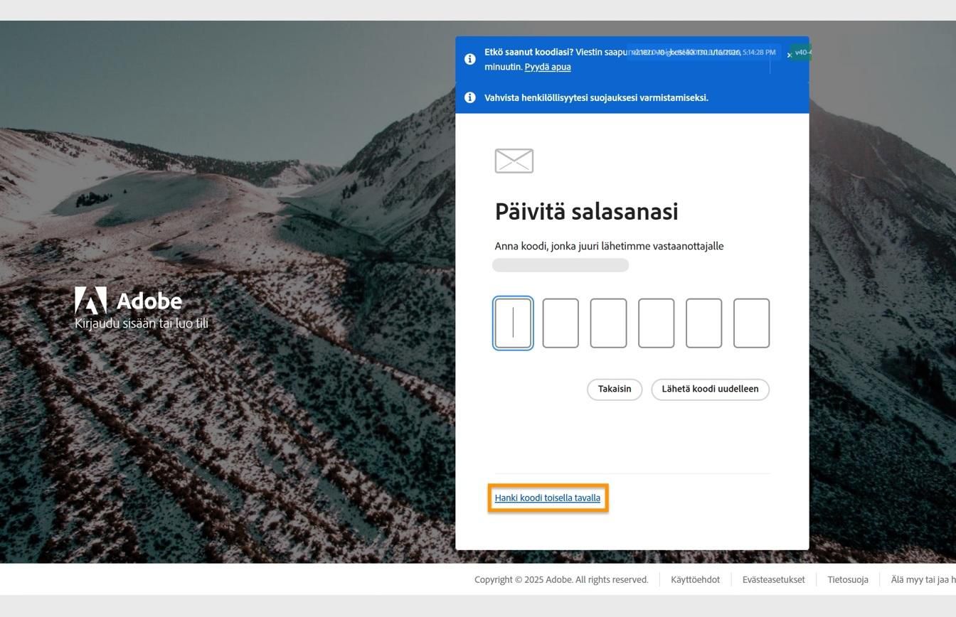 Adobe-sisäänkirjautumissivu, jossa näkyy Päivitä salasanasi -valintaikkuna ja korostettu Hanki koodisi toisella tavalla -painike