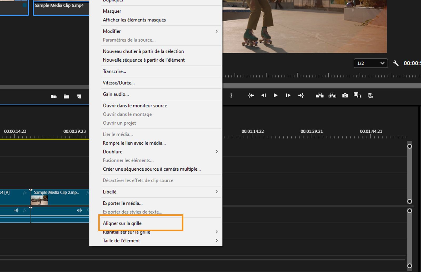 L'option Aligner sur la grille est mise en évidence dans le menu contextuel des clips.