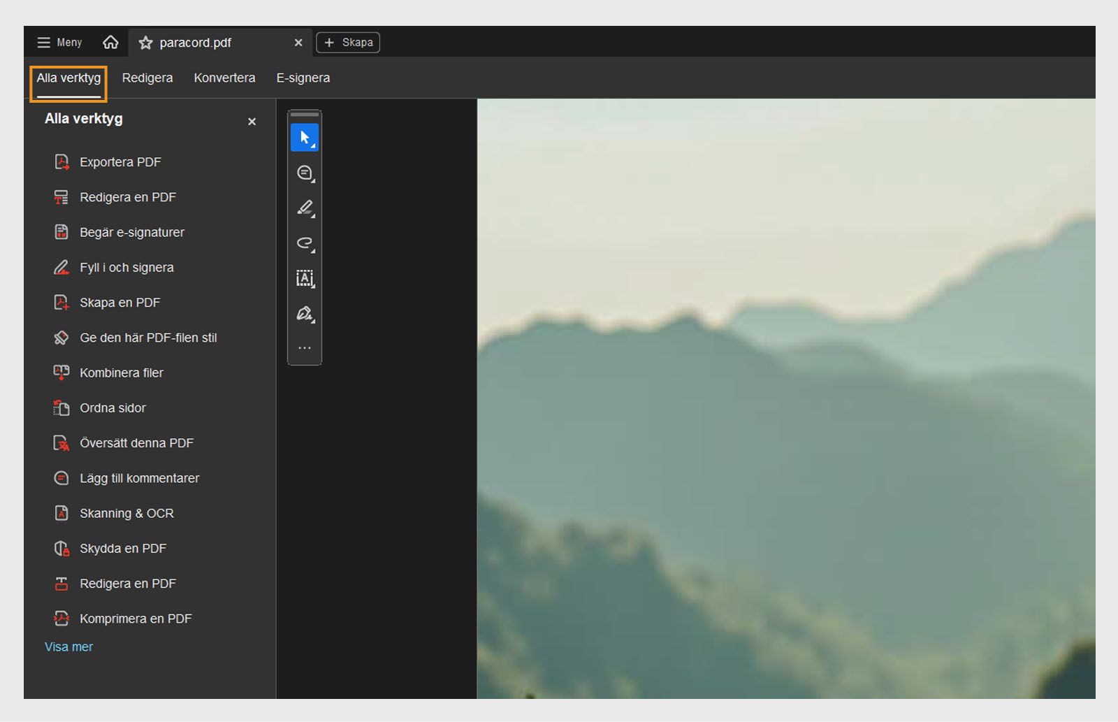 Menyn Alla verktyg erbjuder alternativ som AI-assistenten, Generativ sammanfattning, Exportera en PDF-fil, Redigera en PDF-fil, Begära e-signaturer, Skapa en PDF-fil och mer.