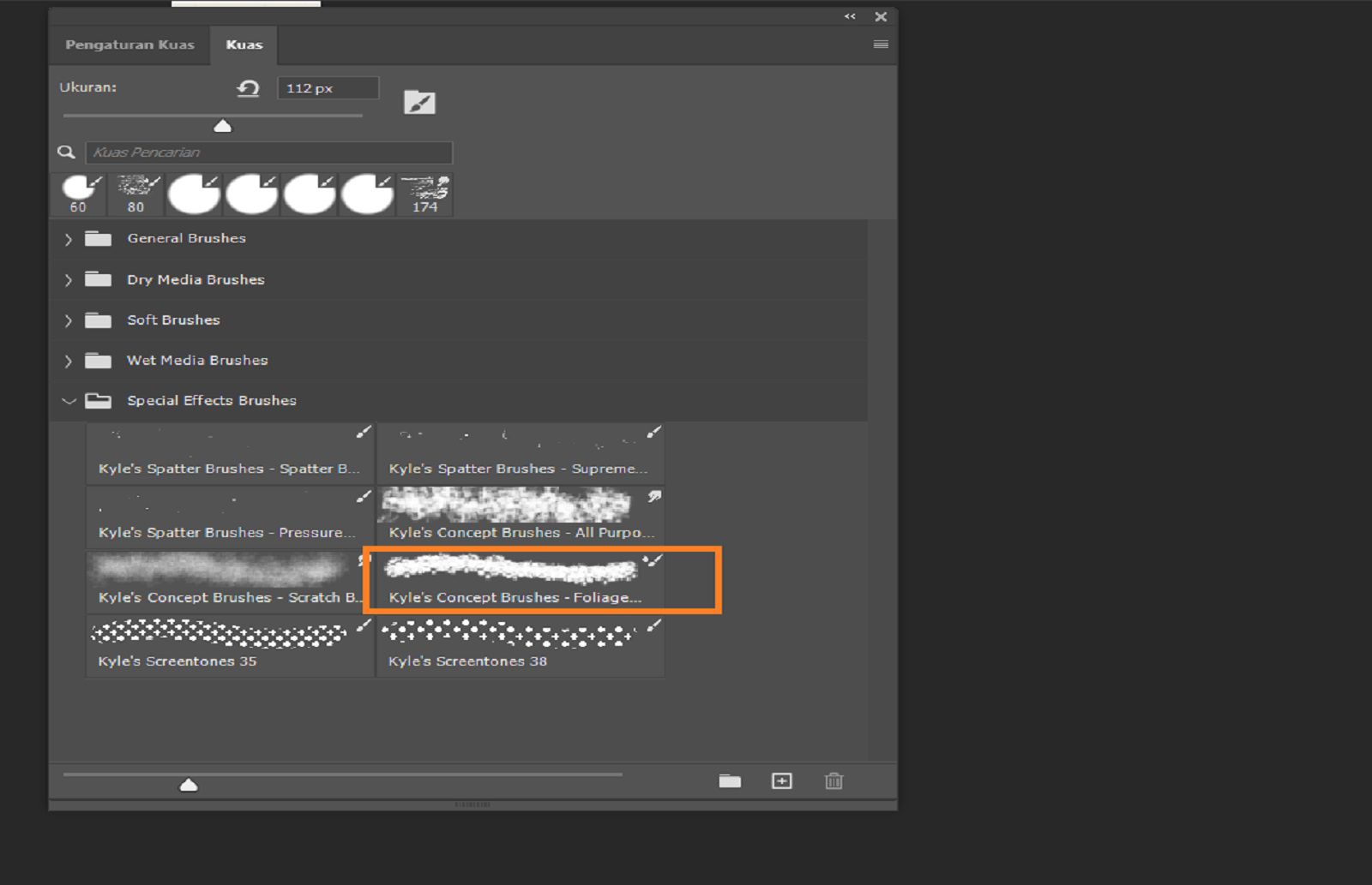 Panel Kuas menampilkan preset kuas yang tersedia dengan satu kuas terpilih.