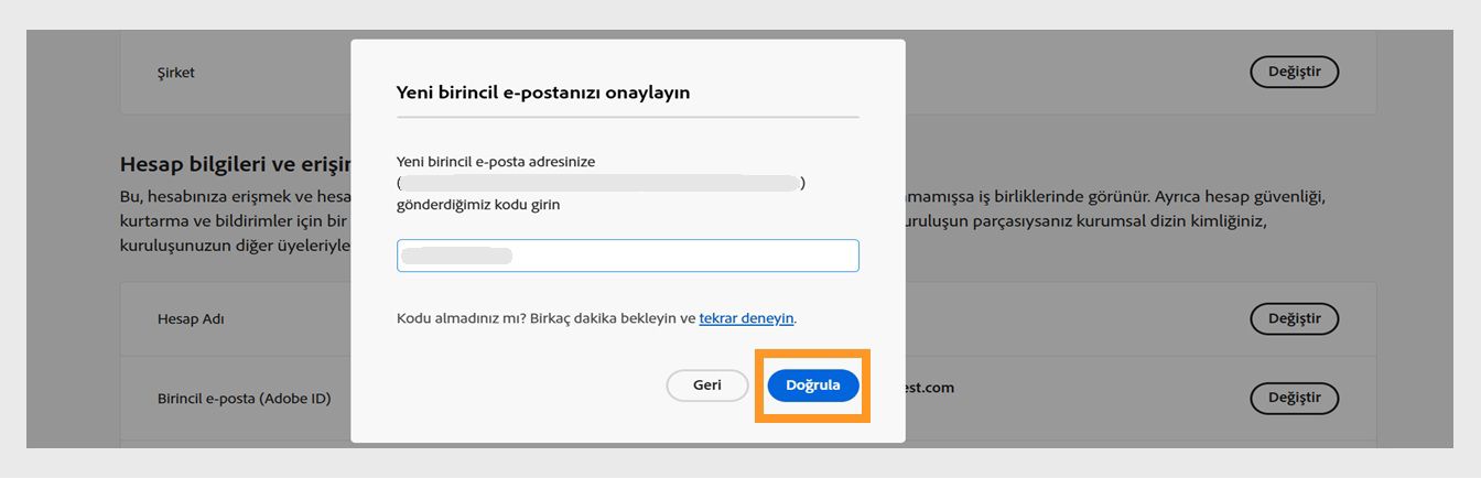 Doğrulama kodunu girme alanı ve vurgulanan Doğrula düğmesi bulunan E-postanızı onaylayın iletişim kutusu.