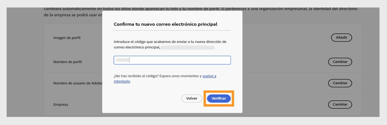 El cuadro de diálogo Confirme su correo electrónico con un campo para introducir el código de verificación y el botón Verificar resaltado.