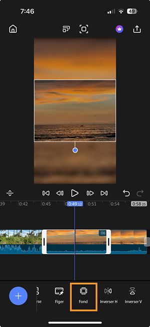 L’option Remplissage est mise en évidence dans la barre d’outils au bas de l’écran pour régler la façon dont une vidéo s’intègre avec l’image.