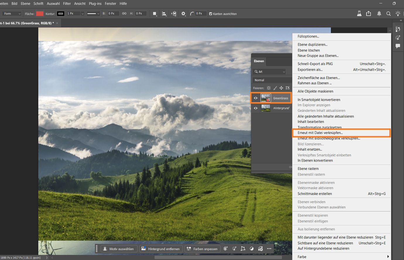 Das Ebenenbedienfeld ist geöffnet und zeigt ein Smartobjekt mit einem roten Symbol für fehlende Dateien an. Das bedeutet, dass die Quelldatei nicht gefunden werden kann und neu verknüpft werden muss. Das Symbol für fehlende Dateien und der Befehl zum Neuverknüpfen sind hervorgehoben.