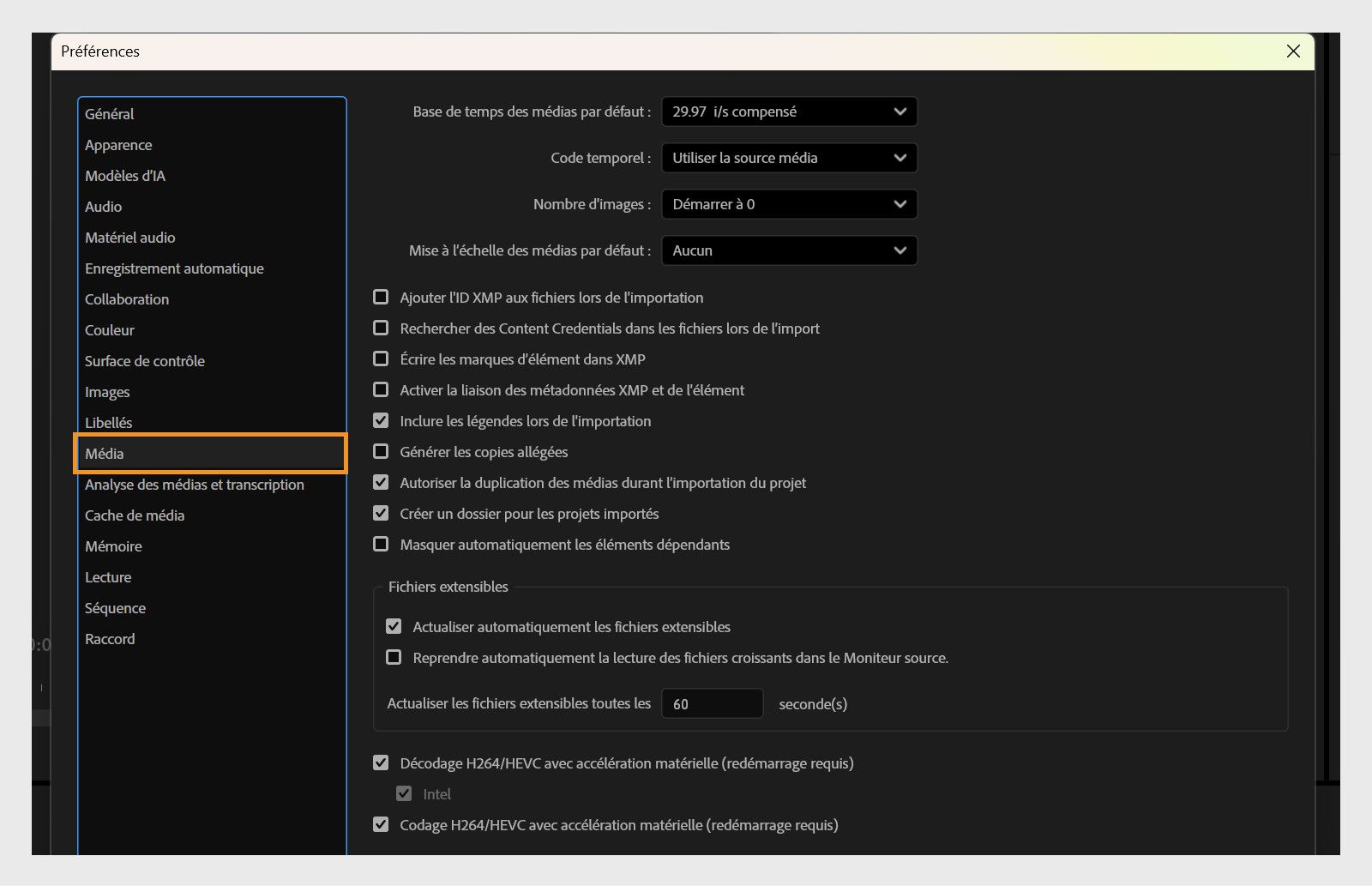 Le panneau Médias de la boîte de dialogue Préférences affiche diverses options pour modifier les paramètres des médias, tels que la base temporelle des médias, le code temporel, les options d’import et les doublures.