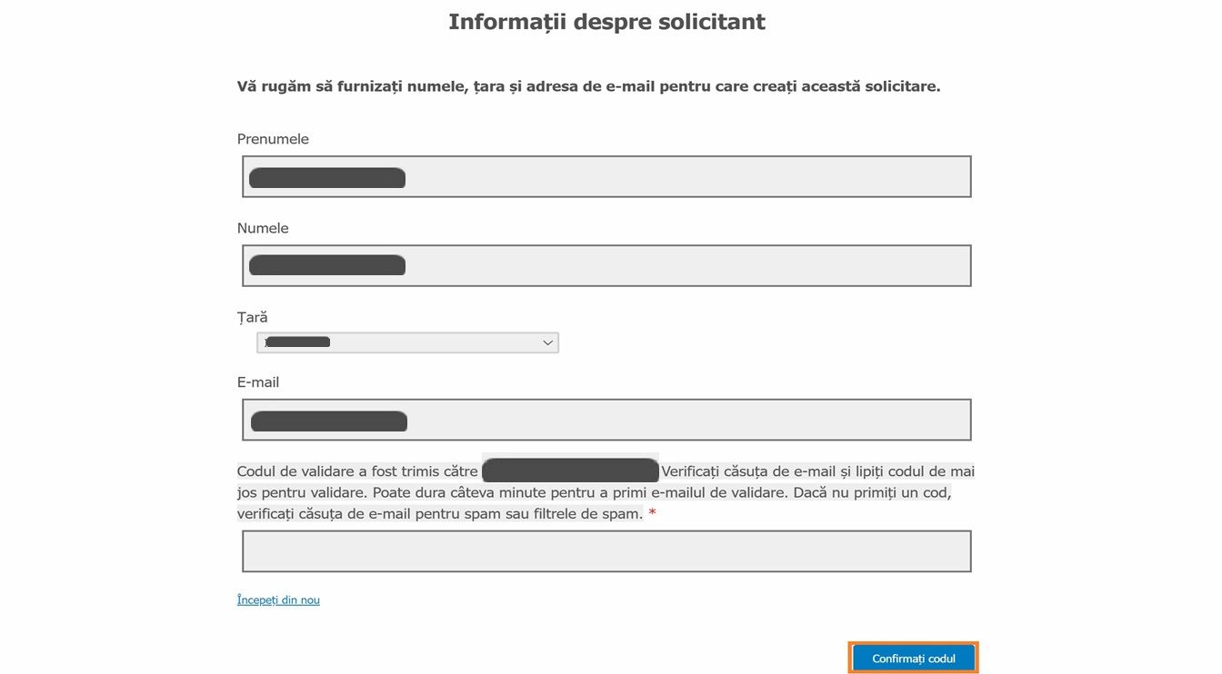 Formularul cu informațiile solicitantului afișează câmpuri în care solicitanții își pot introduce informațiile de contact și își pot valida adresa de e-mail.