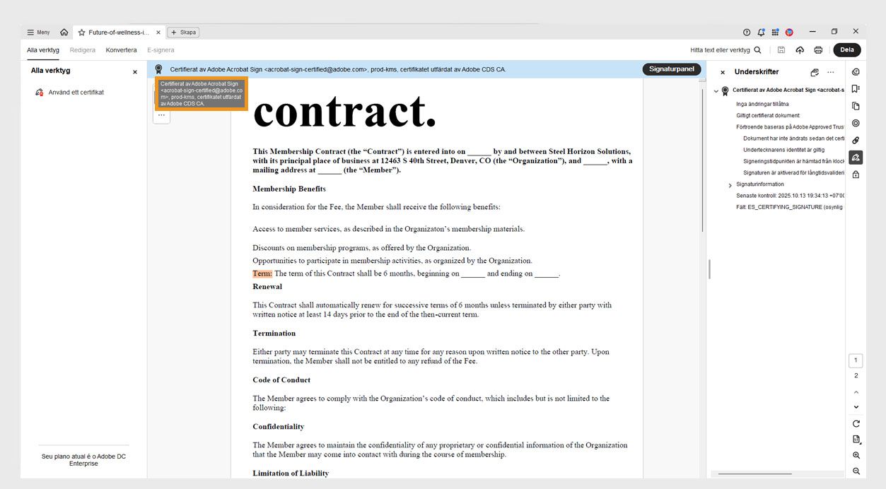 Signaturbrickan i en PDF-portfolio visar certifikatutfärdarens namn, organisation och e-postadress. 