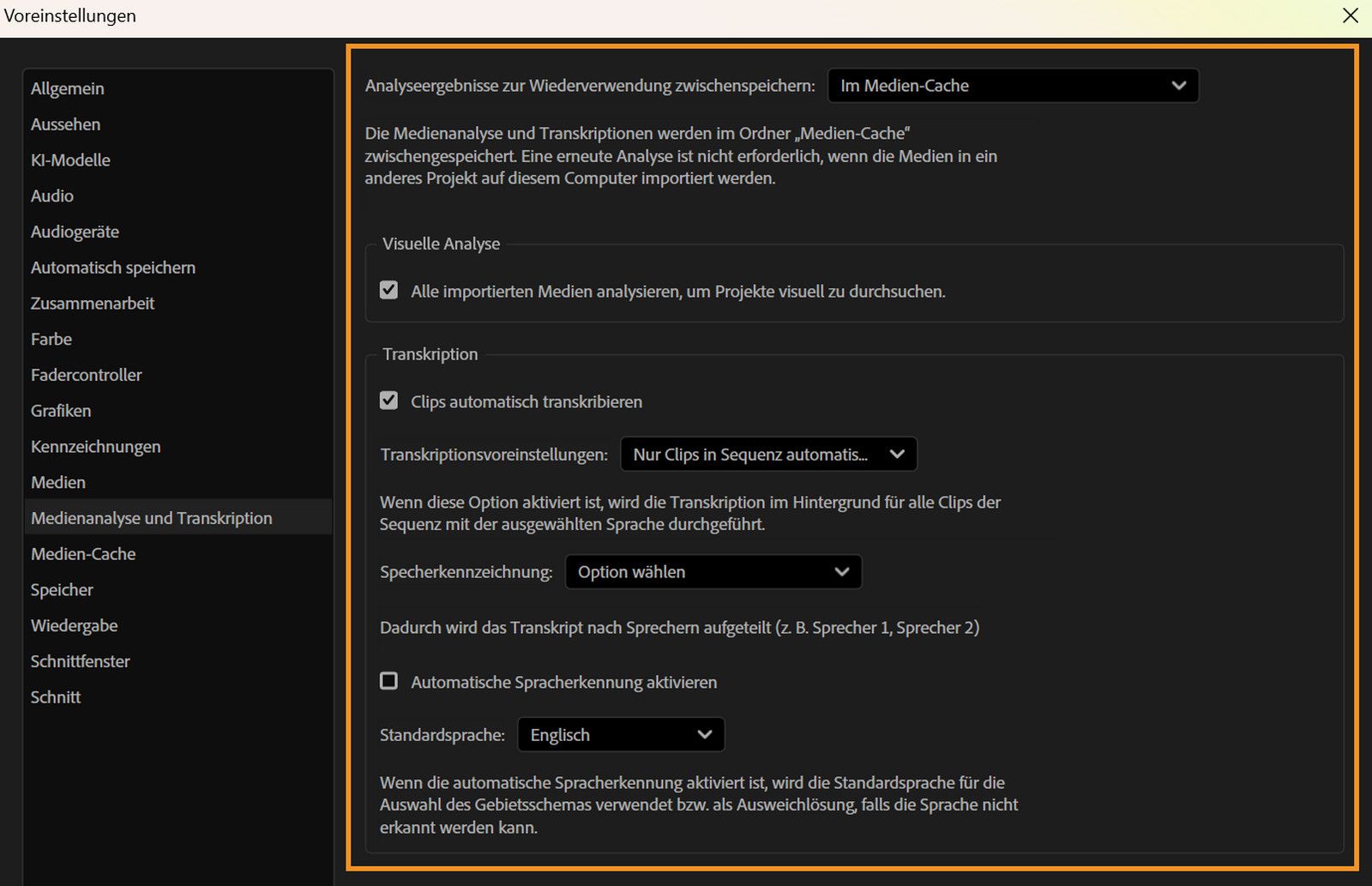 Das Dialogfeld „Einstellungen“ ist im Bedienfeld „Medienanalyse und Transkription“ geöffnet und zeigt Optionen für das Caching von Analyseergebnissen, die Aktivierung der visuellen Analyse, die automatische Clip-Transkription, die Sprecherkennzeichnung und die Festlegung der Standardsprache.