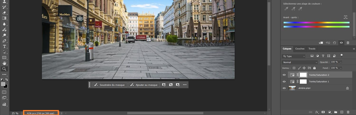 Le bouton de détails de la taille de l’image est mis en surbrillance en bas à gauche du zone de travail Photoshop.